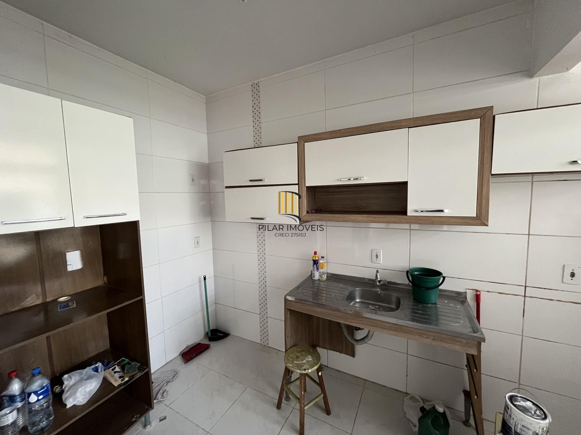 Apartamento térreo de 2 quartos no bairro Menino Deus em Porto Alegre