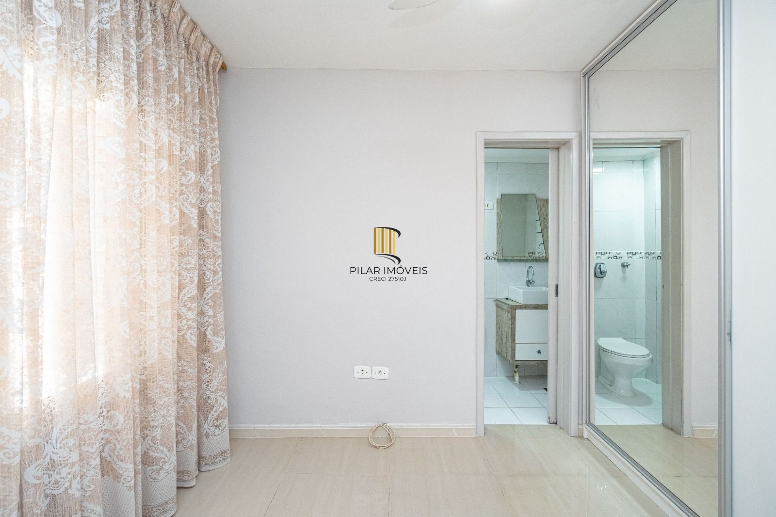 Apartamento de 1 dormitório, semi mobiliado, pronto para morar e com vaga Centro