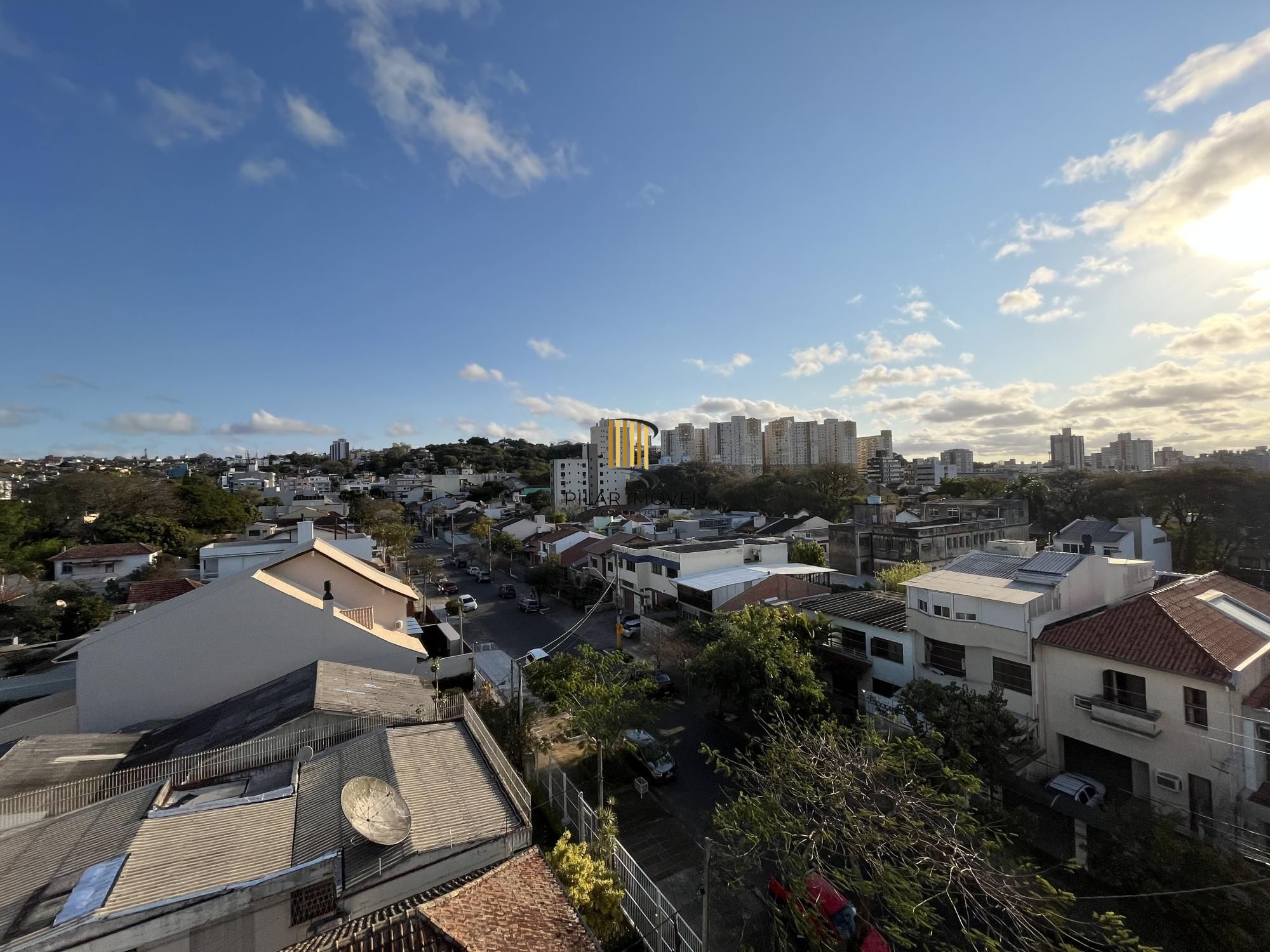 Apartamento de 2 quartos, suíte e 1 vaga de garagem no bairro Partenon em POA/RS