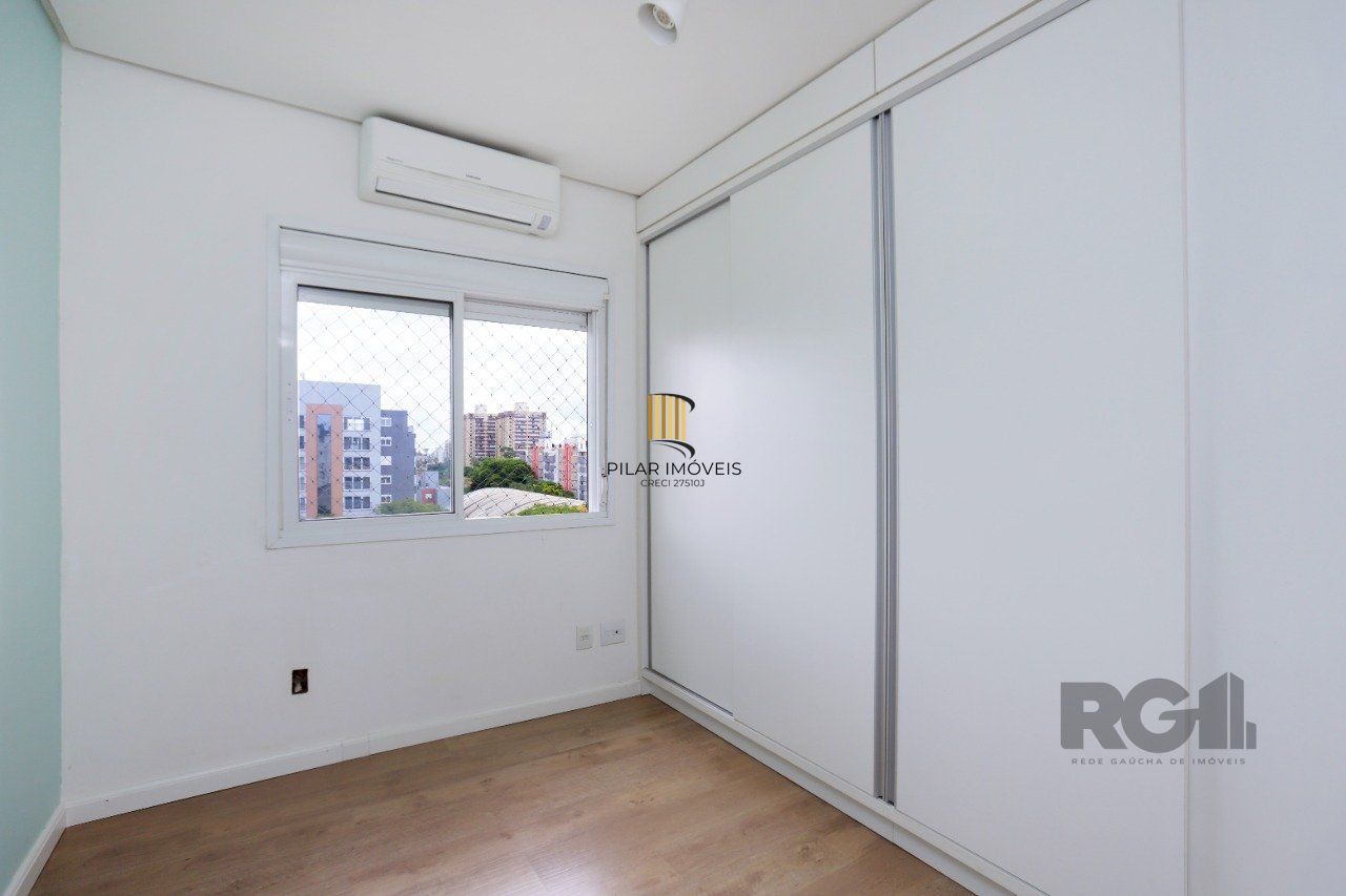 Apartamento de 2 quartos, suíte e 2 vagas de garagem no bairro Menino Deus
