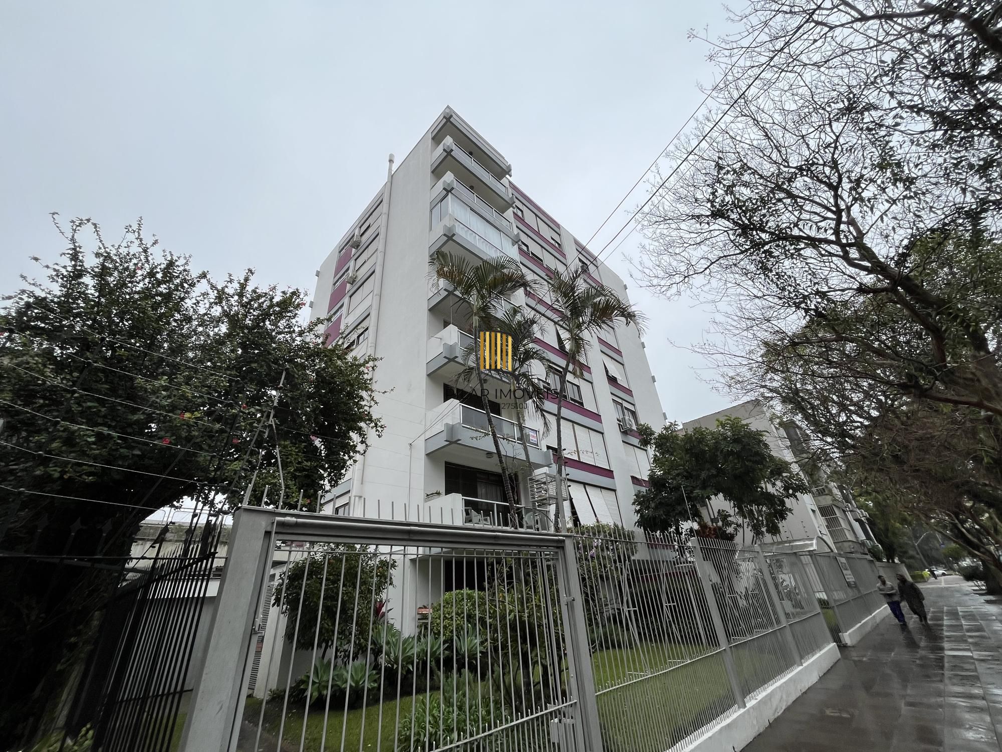 Apartamento de 3 quartos, suíte e 2 vagas de garagem no bairro Farroupilha POA