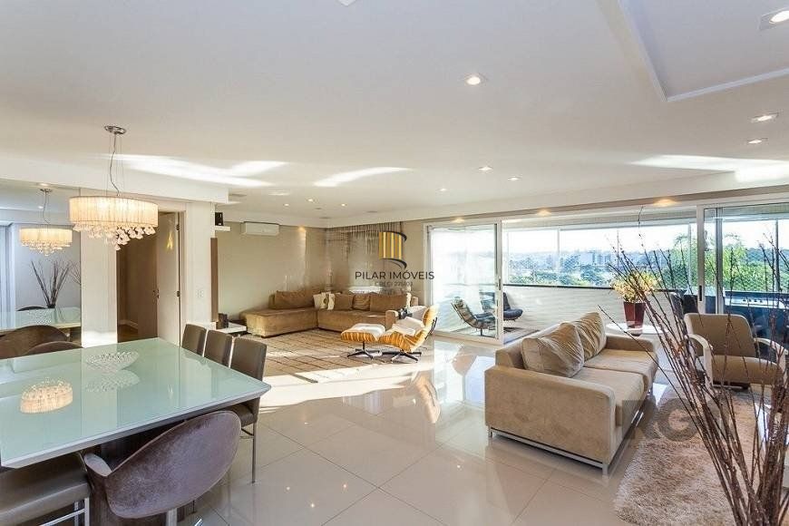 Excelente apartamento, finamente decorado e mobiliado, excelente iluminação, possuindo 03 dormitórios e 03 suites, sendo 01 master