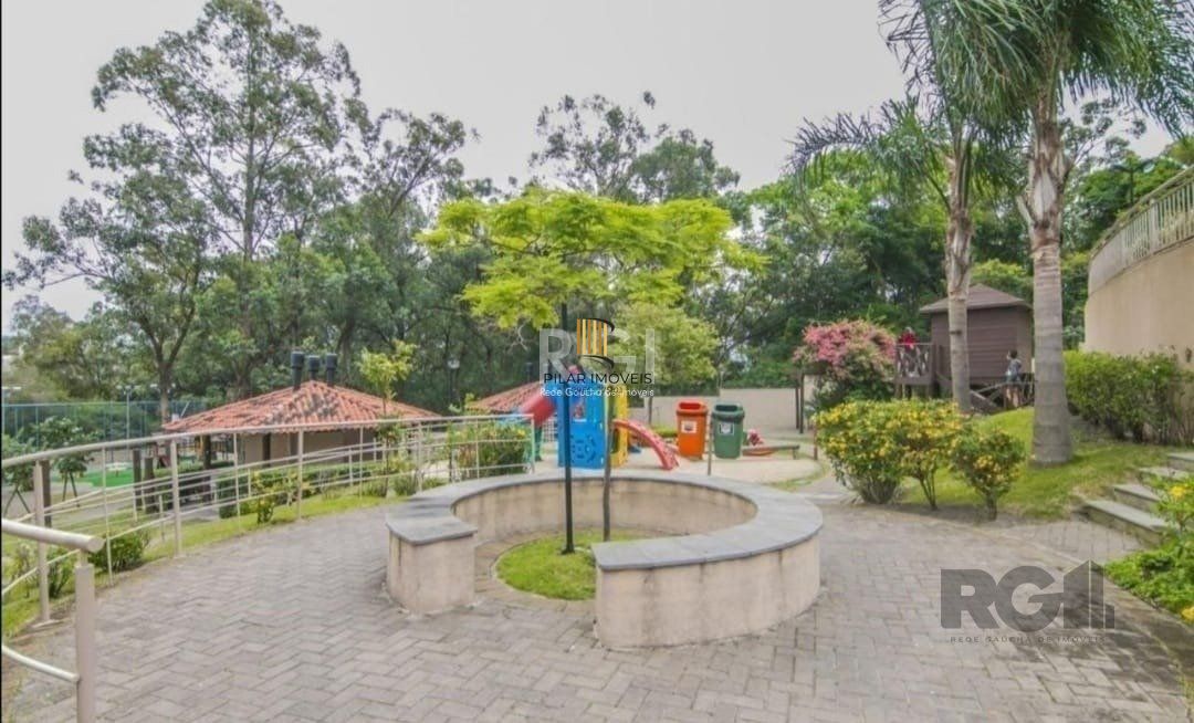 Apartamento de três dormitórios, suíte e uma vaga de garagem no bairro Jardim Carvalho em Porto Alegre.