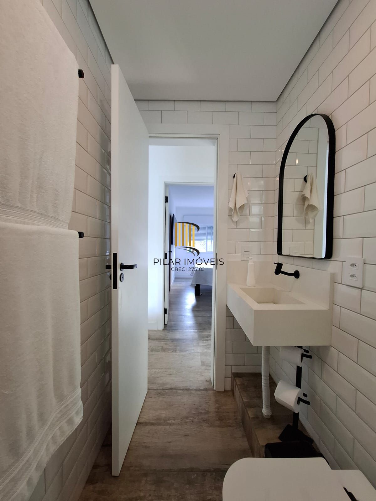 Apartamento de um quarto com garagem no bairro Partenon