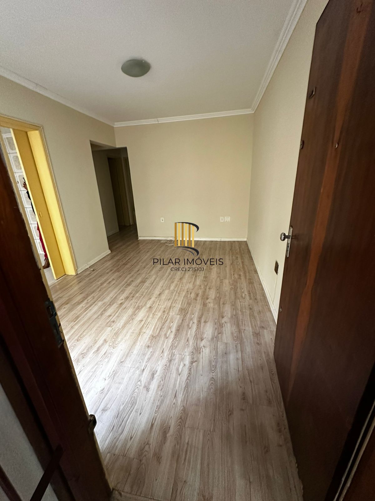 Apartamento de 2 quartos e 1 vaga de garagem no bairro Menino Deus em POA/RS