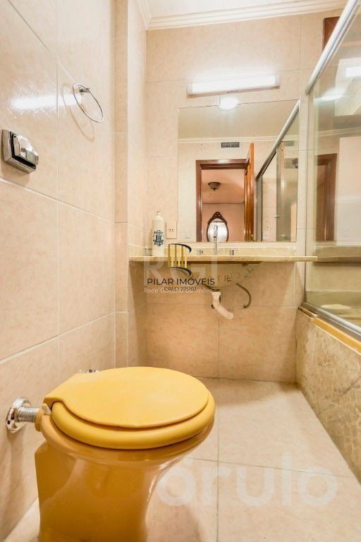 Cobertura para Venda - 244m², 3 dormitórios, sendo 1 suites, 2 vagas - Petrópolis