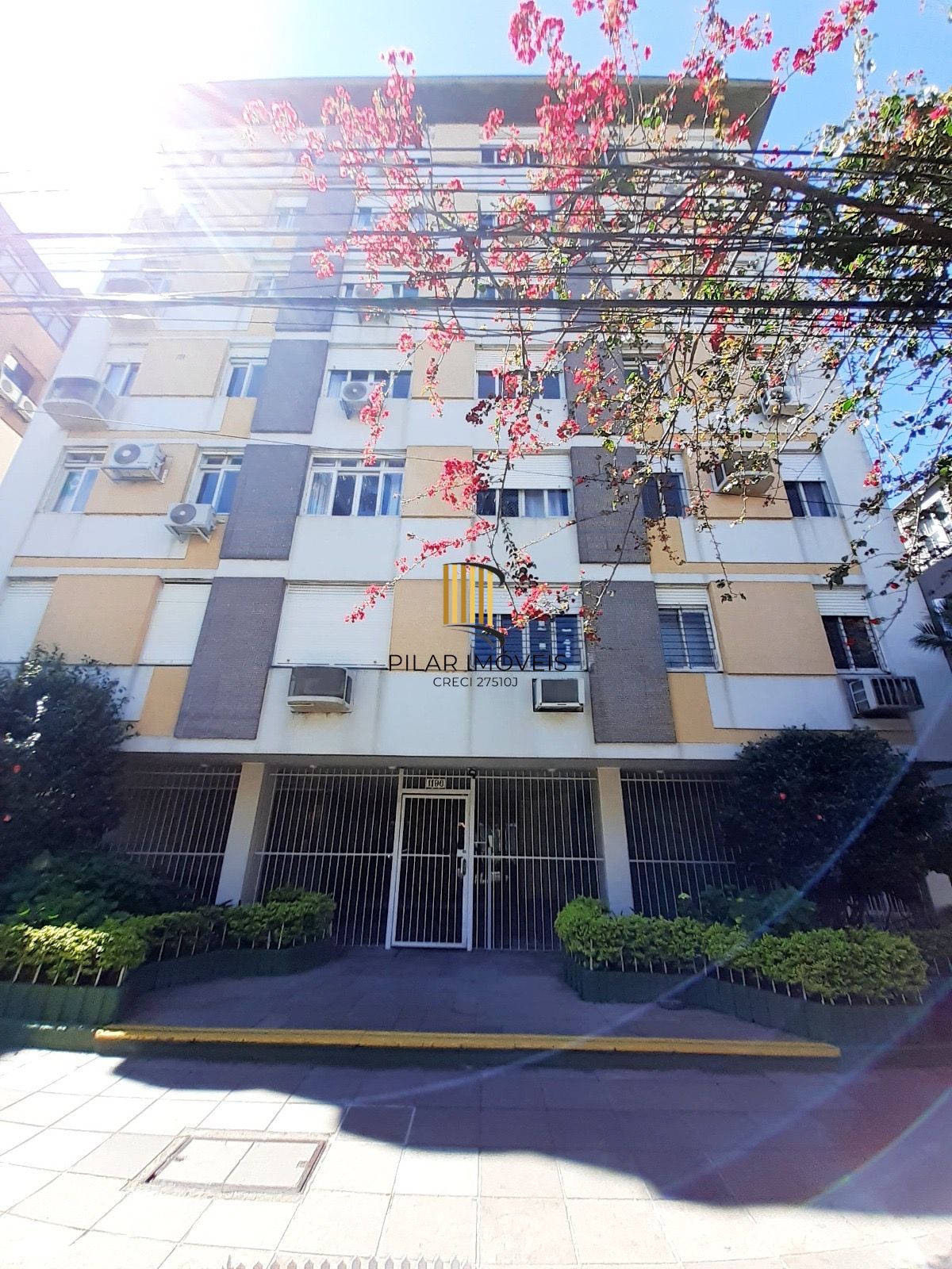 Apartamento de dois quartos no bairro Menino Deus em Porto Alegre