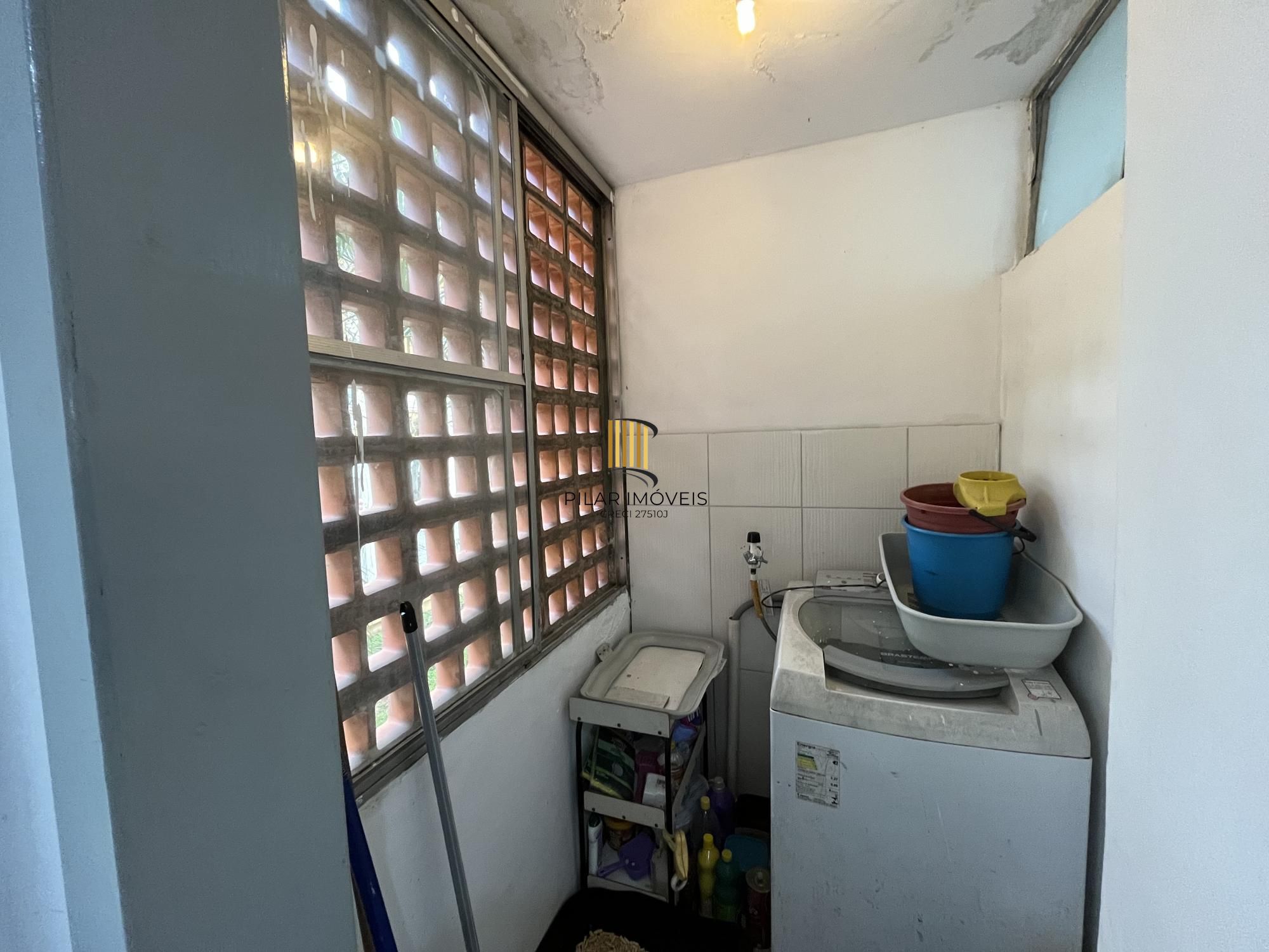 Apartamento de três dormitórios com vaga no Conjunto Residencial Roque Calage