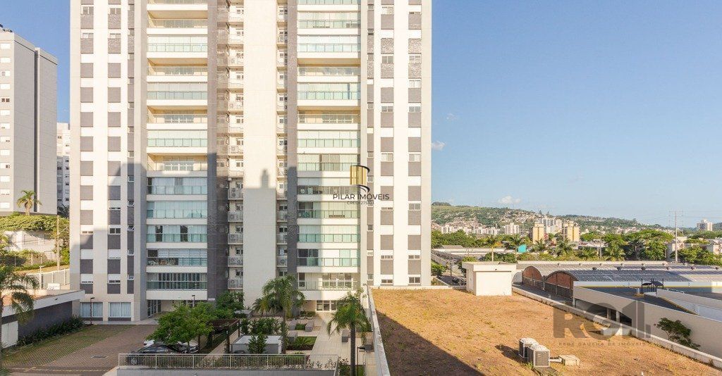 Apartamento 3 dormitórios, sendo 1 suíte, 102 m² de área privativa e 2 vaga(s) de garagem. Localizado na Rua/Av. Sao Josemaria Escriva, no bairro Central Parque em Porto Alegre.	