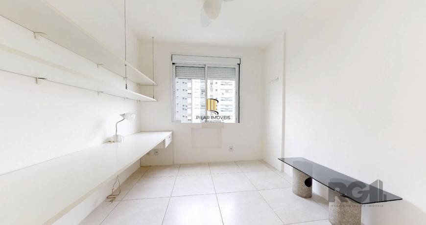 Vende Excelente Apartamento no Bairro Passo da Areia - Porto Alegre