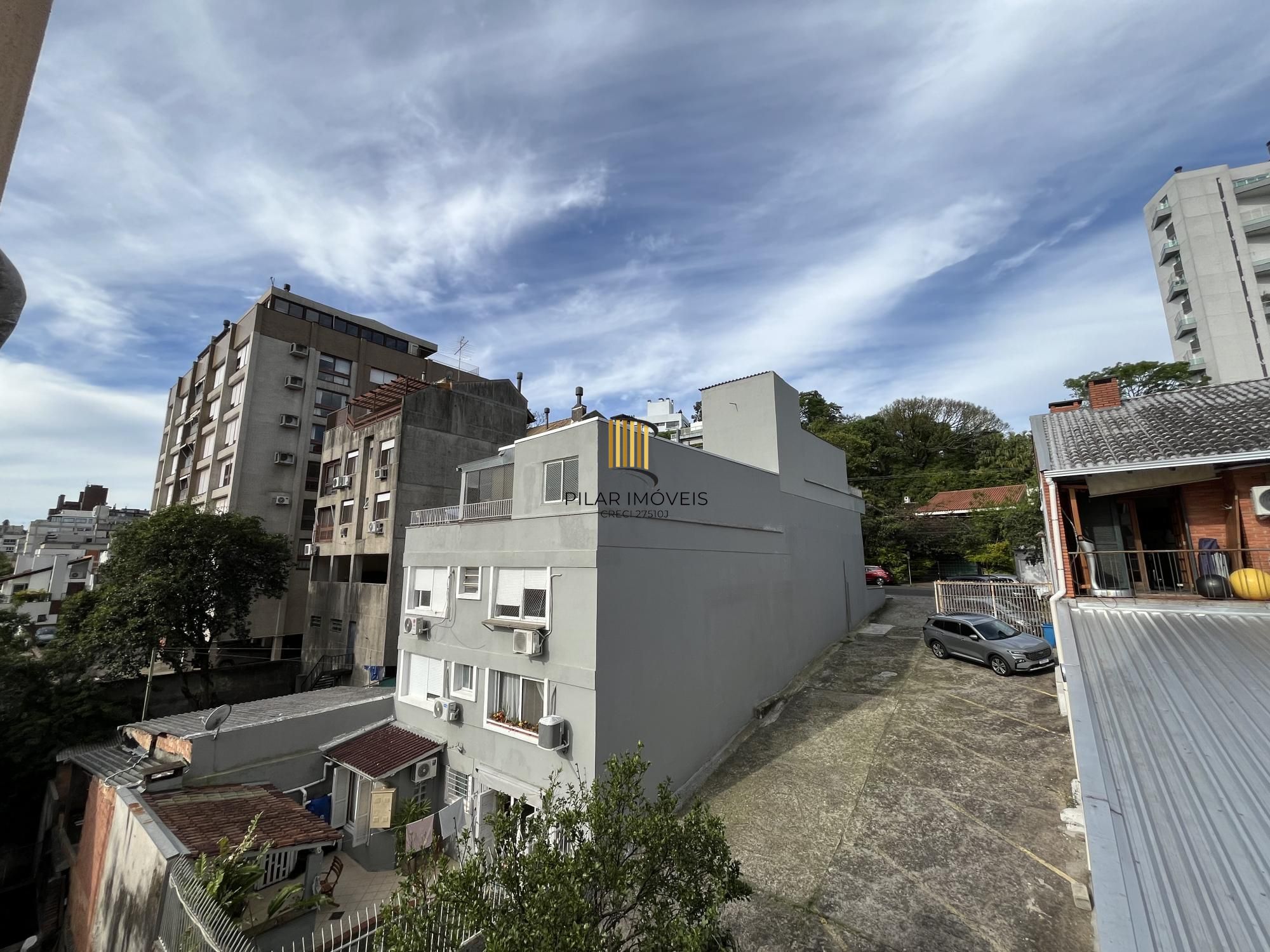 Apartamento de 2 quartos, suíte e 1 vaga de garagem no bairro Auxiliadora em POA