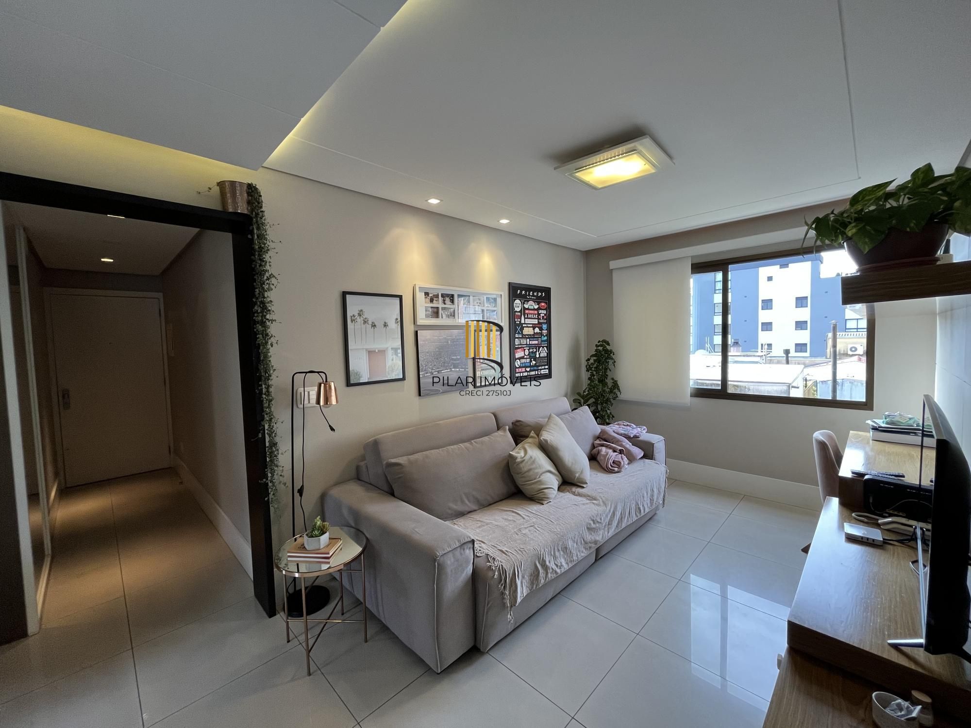 Apartamento de 2 quartos, suíte e 1 vaga de garagem no bairro Auxiliadora em POA