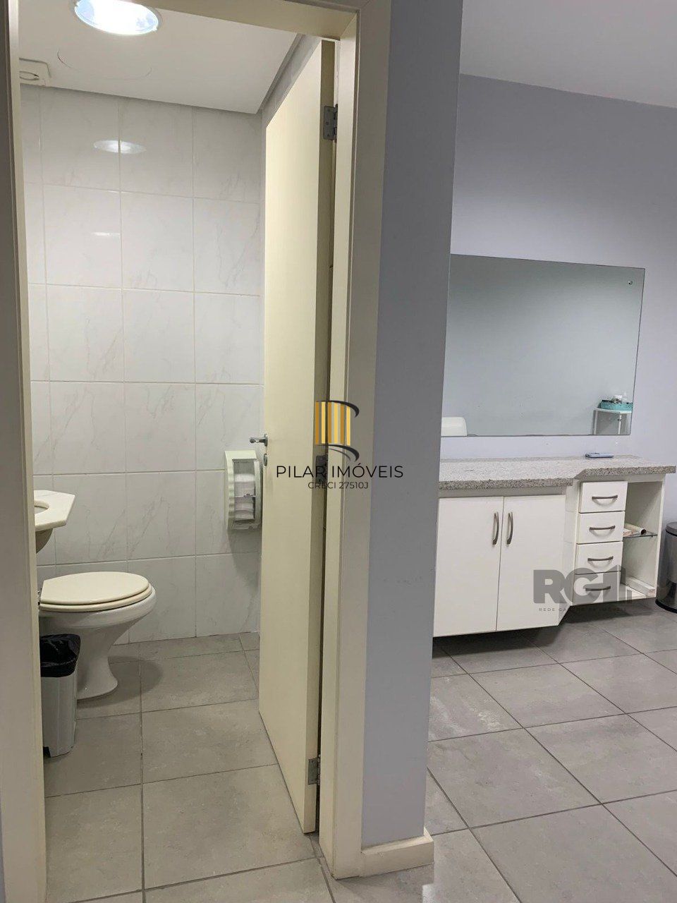 Prédio Comercial no bairro Bom Fim