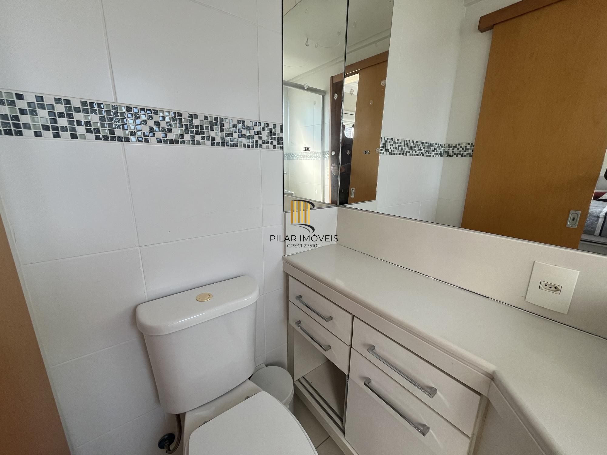 Apartamento de 2 quartos, suíte e 2 vagas garagem bairro São João Porto Alegre