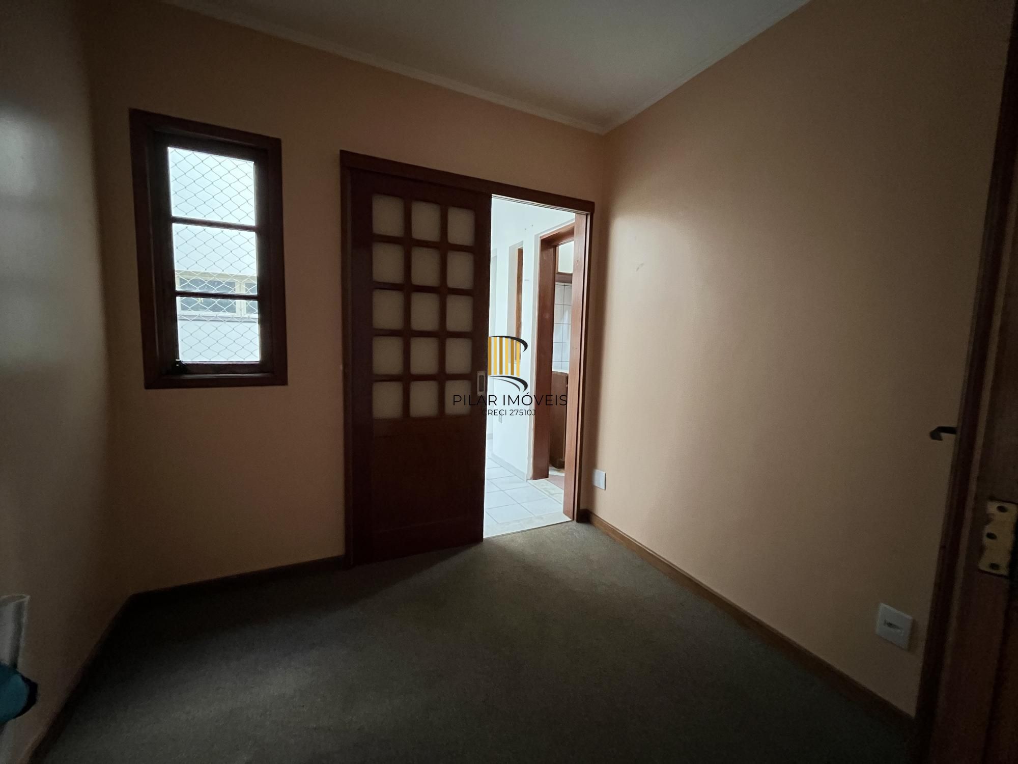 Apartamento de 2 quartos, opção 3º quarto ou gabinete e 1 vaga de garagem