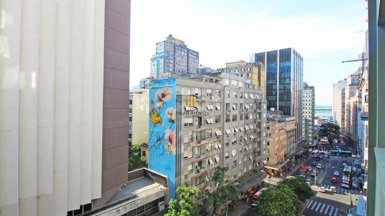 Excelente apartamento de 1 (um) quarto no bairro Centro, da cidade de Porto Alegre , na Av. Borges de Medeiros, 652 . Apartamento amplo e muito bem localizado, em localização nobre na Av. Borges d