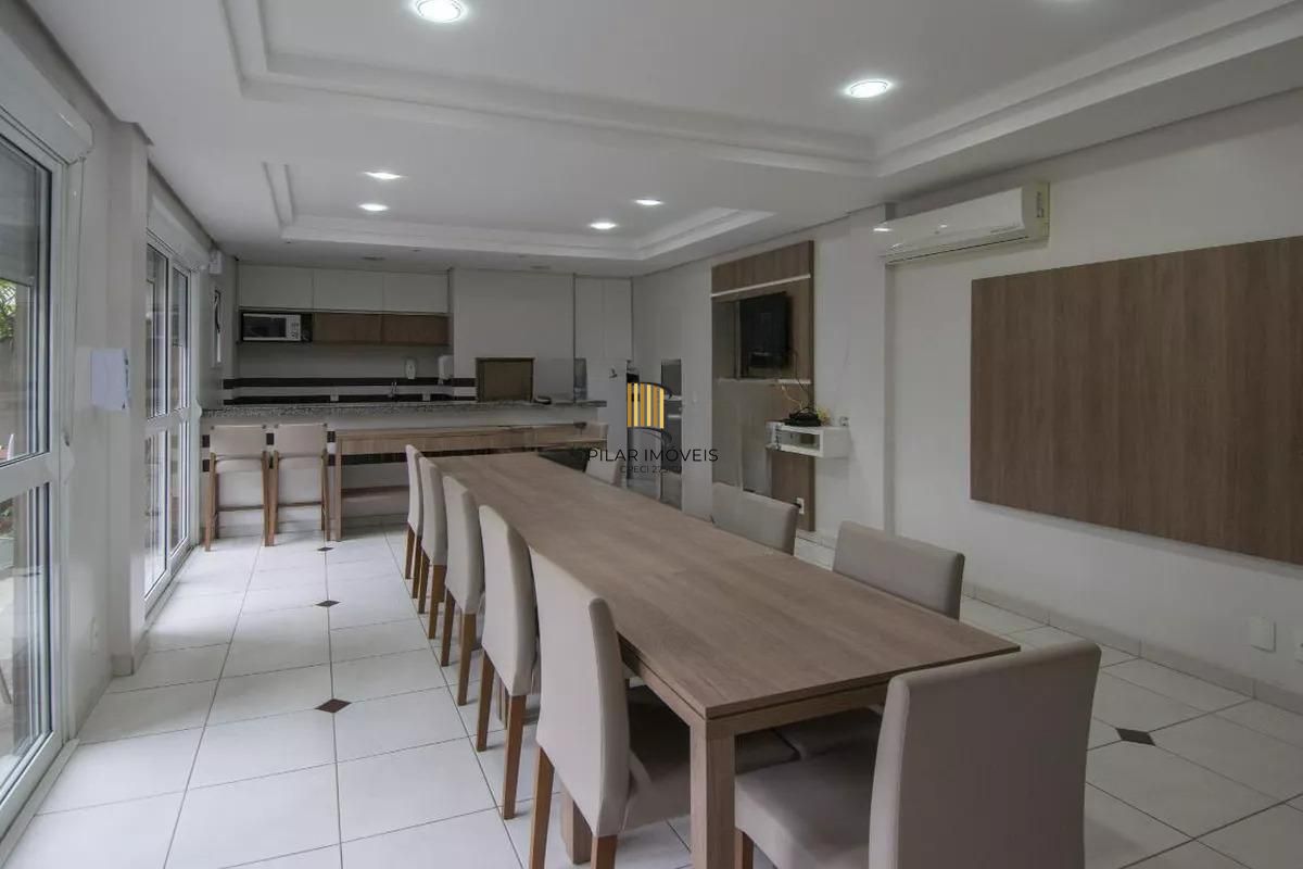Apartamento de 3 quartos, suíte e 2 vagas de garagem Petrópolis em Porto Alegre.