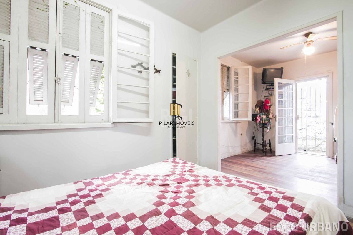 Casa para Venda - 250m², 4 dormitórios, 2 vagas - Petrópolis
