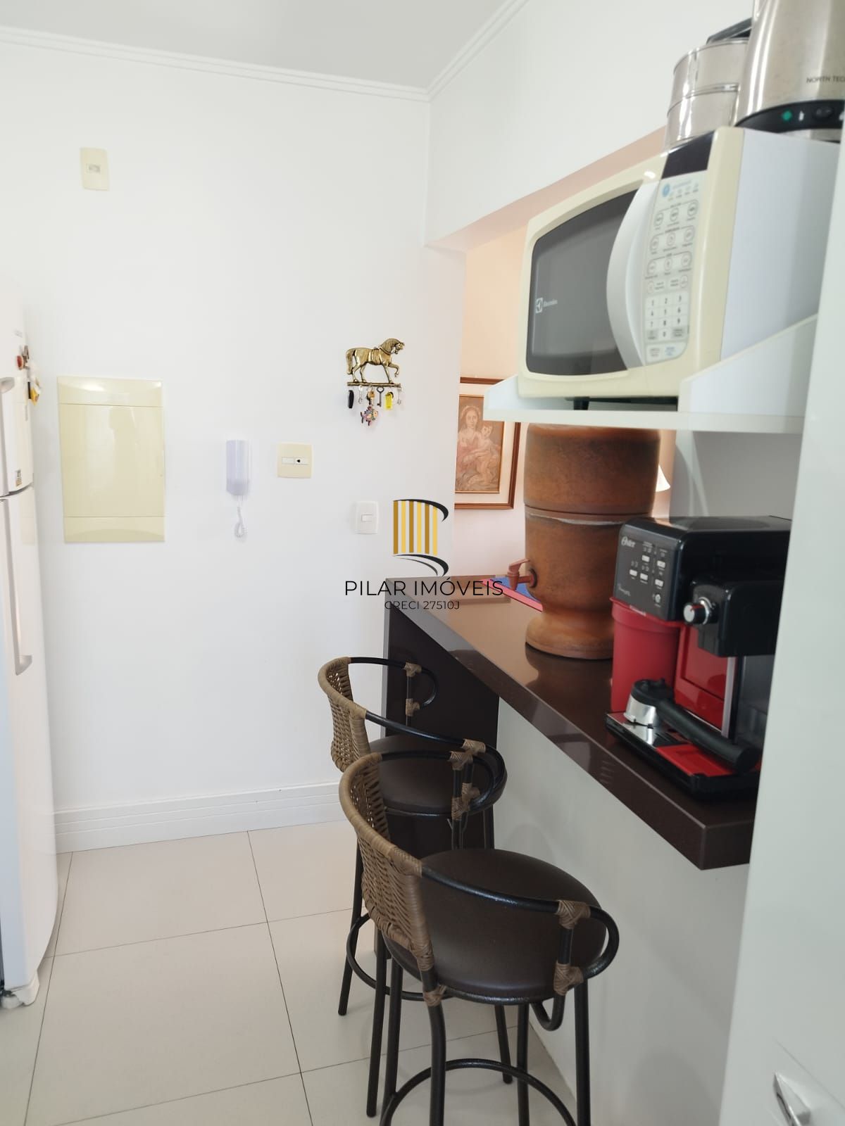 Apartamento de um quarto e uma vaga de garagem no bairro Santa Cecília