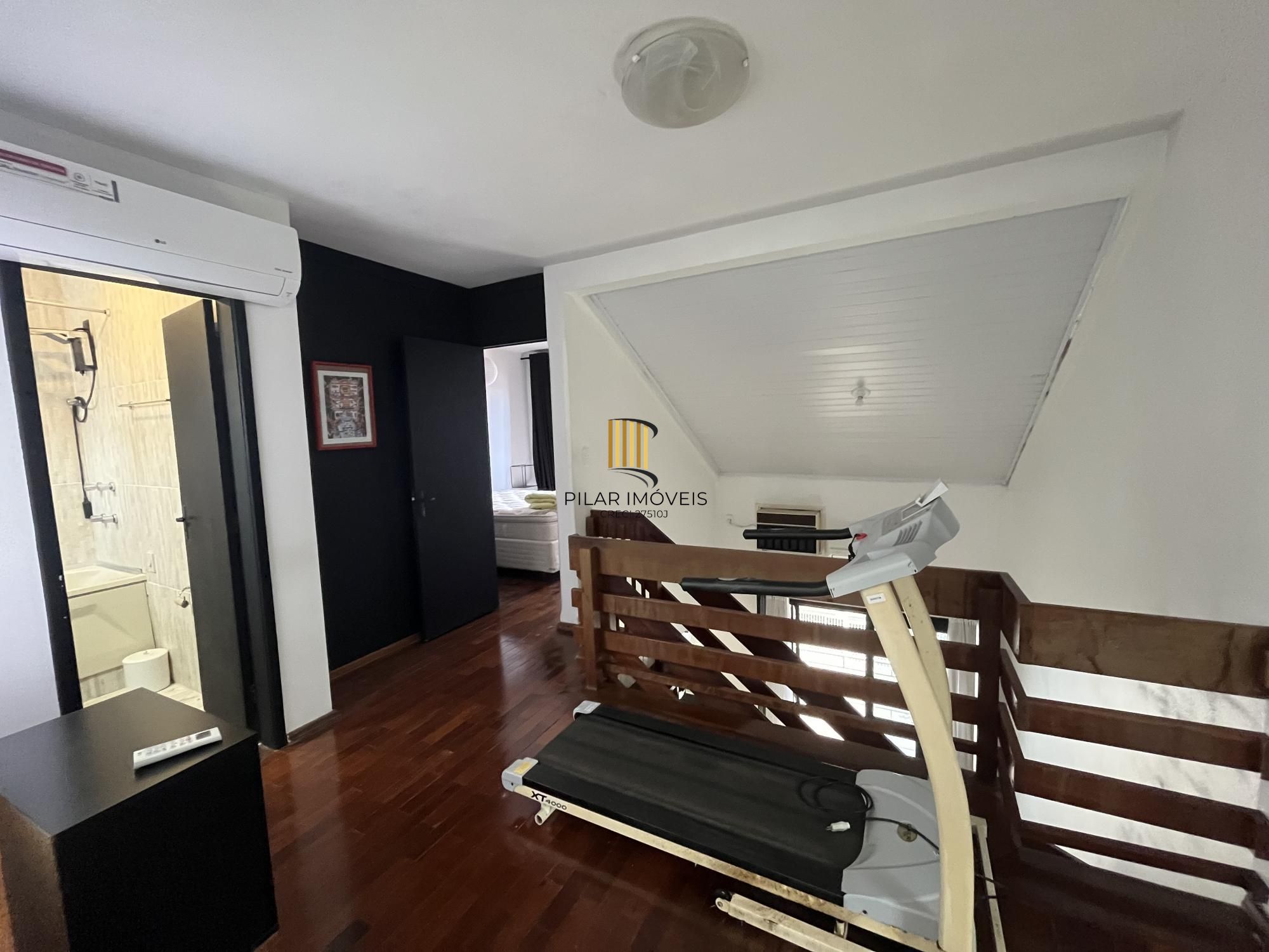 Duplex de 1 quarto, garagem coberta no bairro Cidade Baixa em Porto Alegre