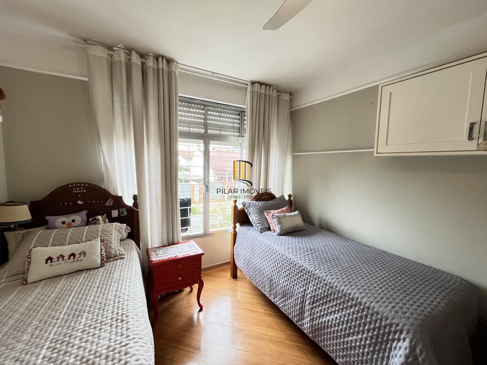 Apartamento de 2 quartos, suíte e 2 vagas de garagem no bairro Jardim Botânico.