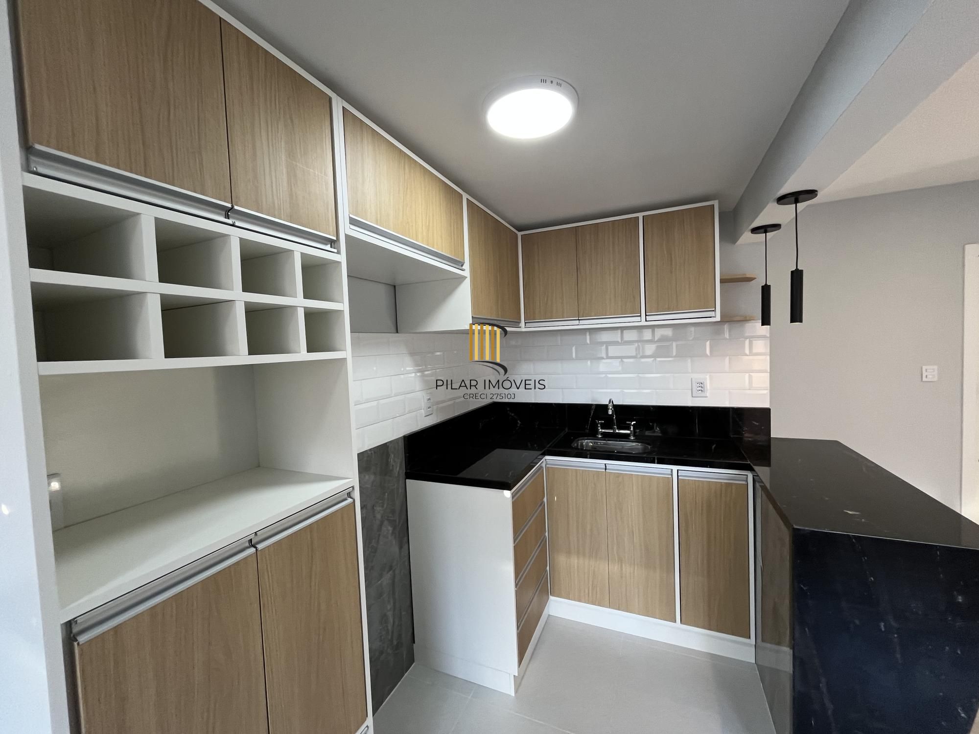 Apartamento de 2 quartos, suíte e 1 vaga de garagem Menino Deus em Porto Alegre