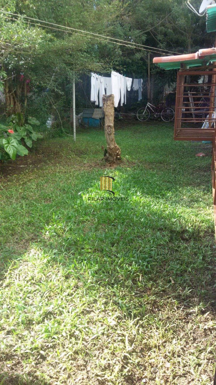   Apartamento térreo de dois dormitórios no bairro Santa Rosa de Lima em Porto Alegre.