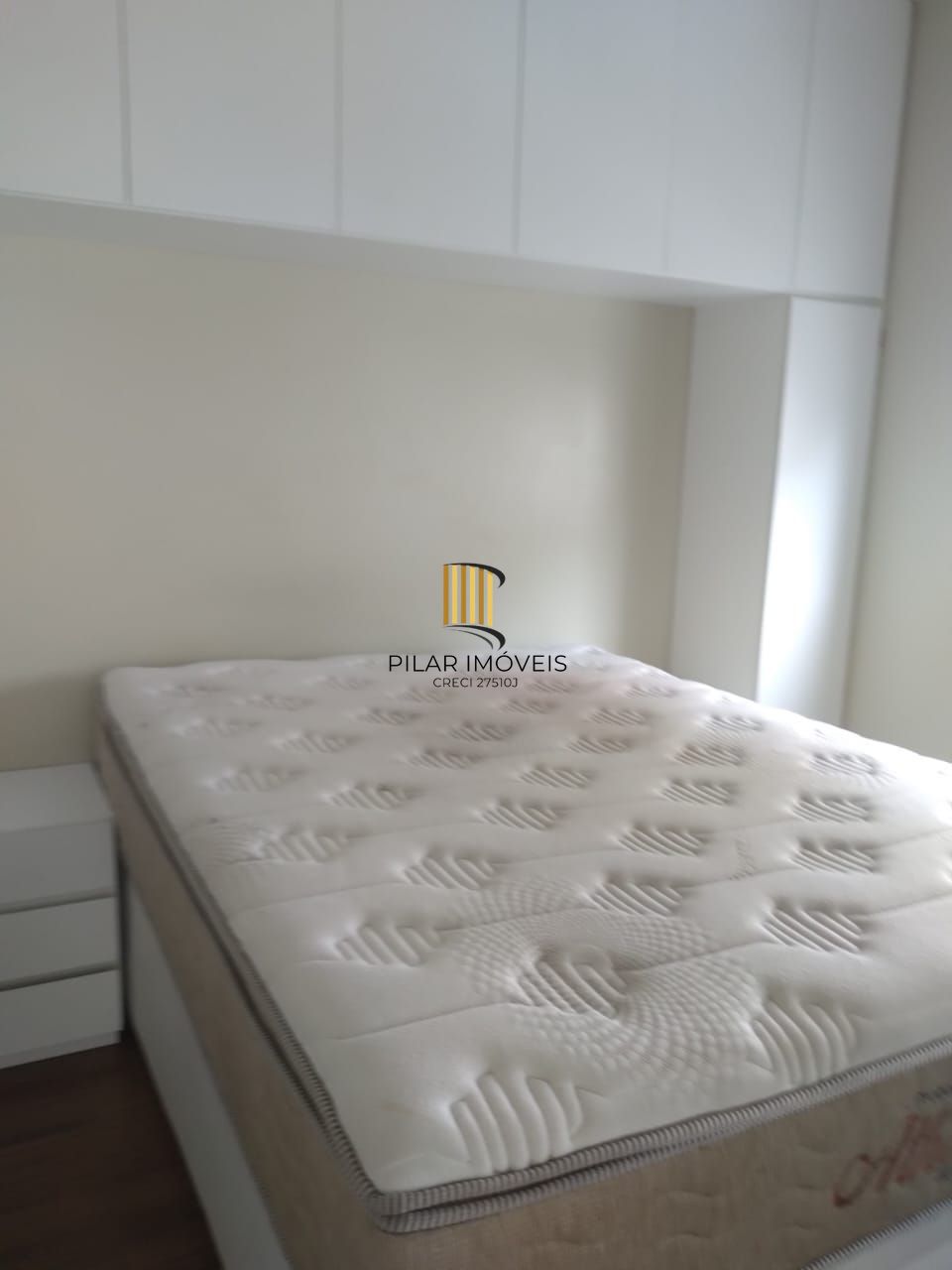 Apartamento de um quarto e uma vaga de garagem no bairro Menino Deus em POA/RS