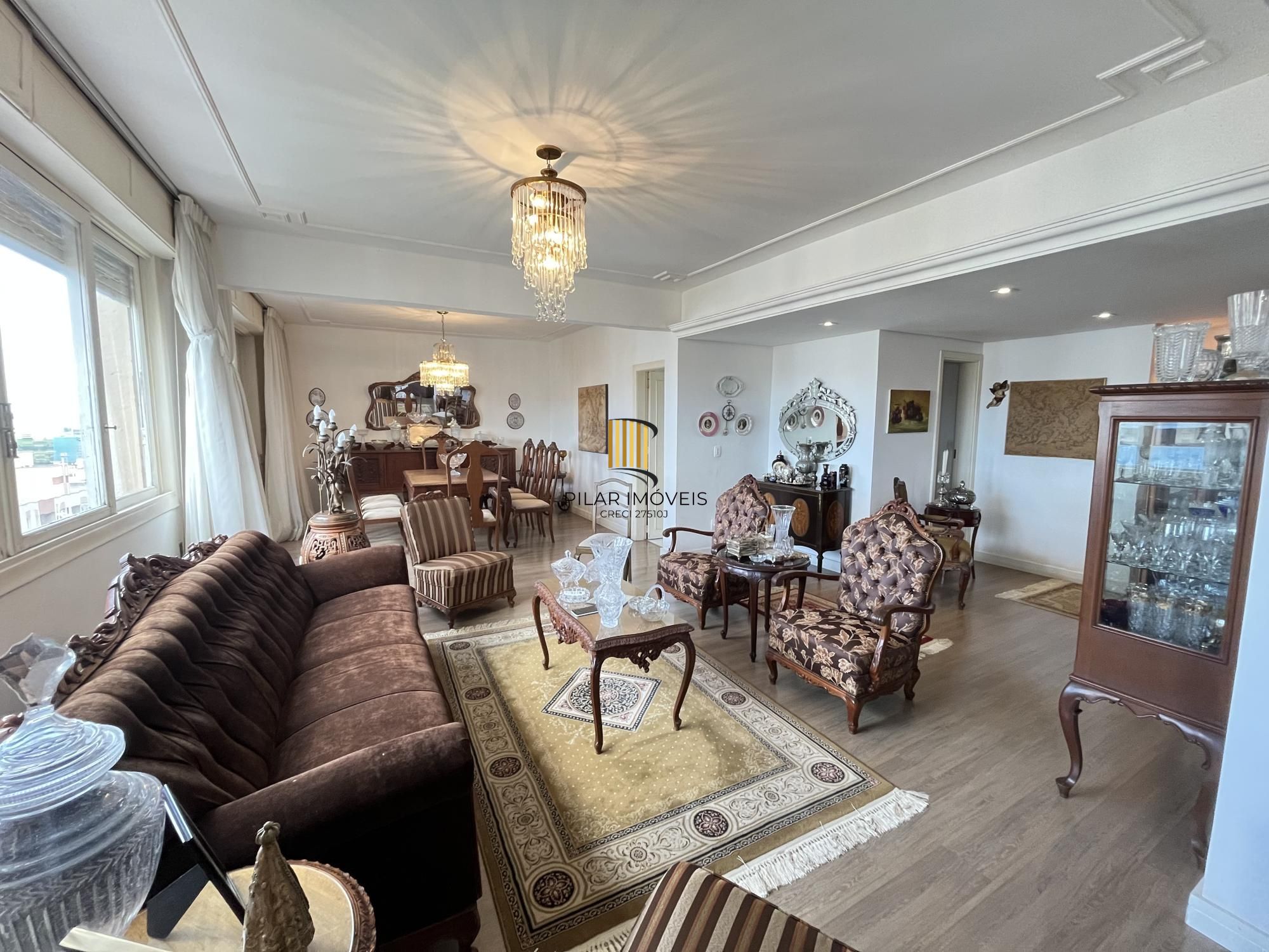 3 quartos, gabinete ou 4º quartos e 1 vaga de garagem junto ao Moinhos de Vento