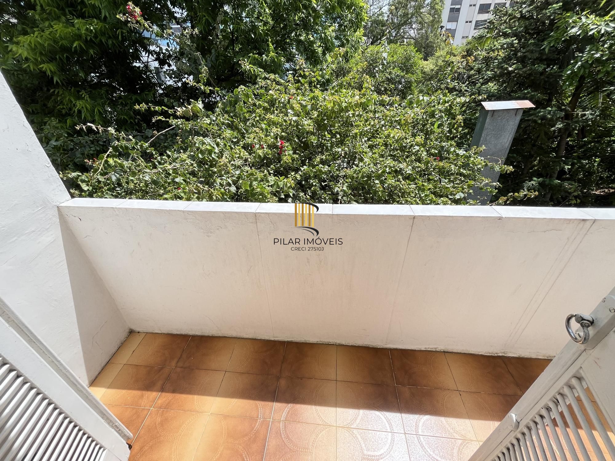 Apartamento de 3 quartos com dependência de empregada bairro Moinhos de Vento