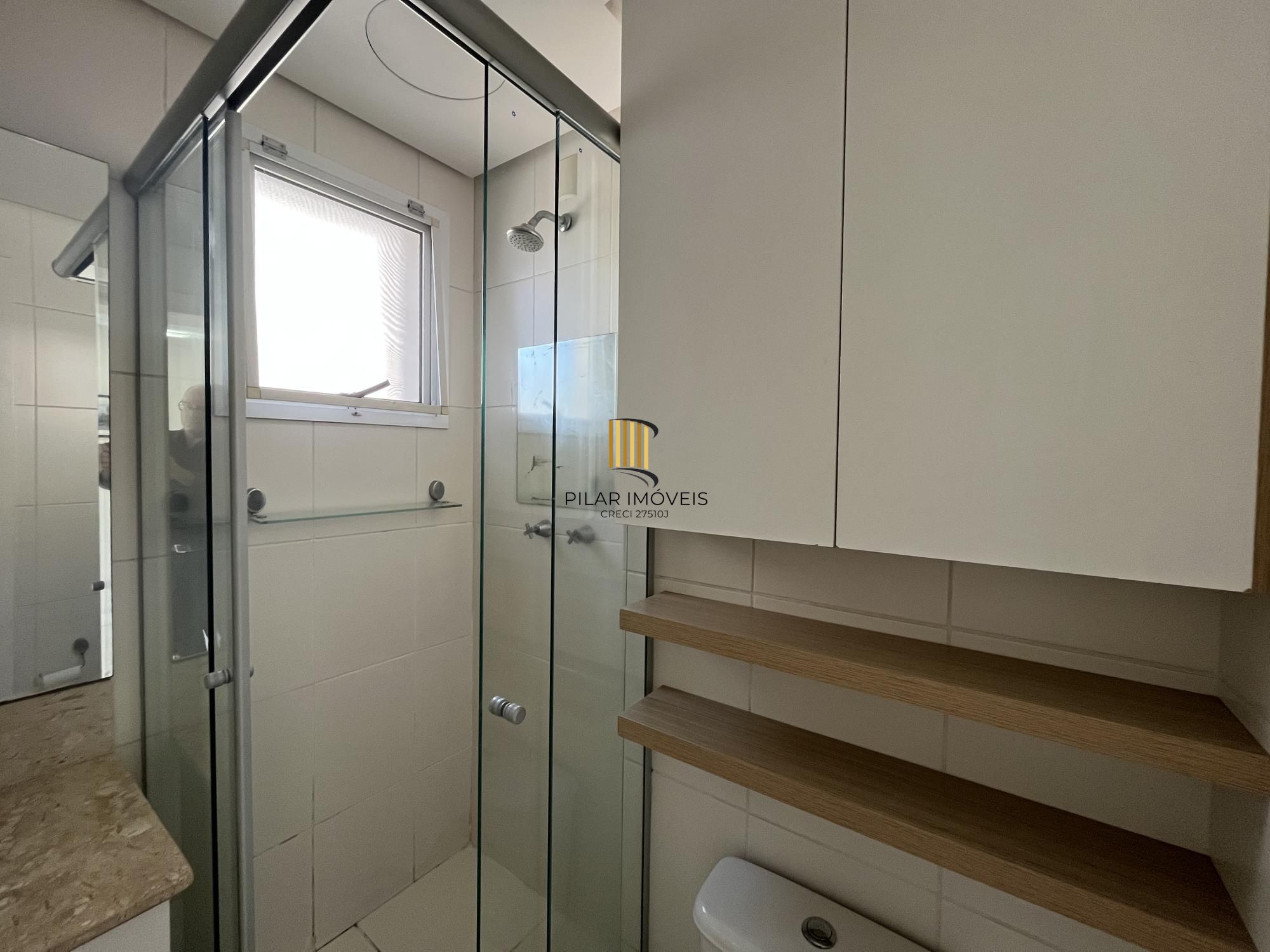 Apartamento de um quarto e uma vaga de garagem no bairro Menino Deus em POA/RS