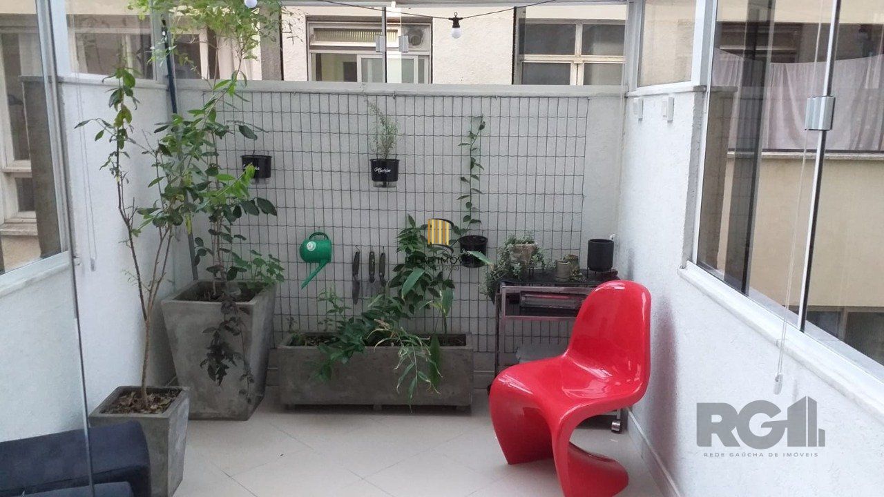Ótimo Loft ou 1 dormitório e gabinete garagem no Rio Branco