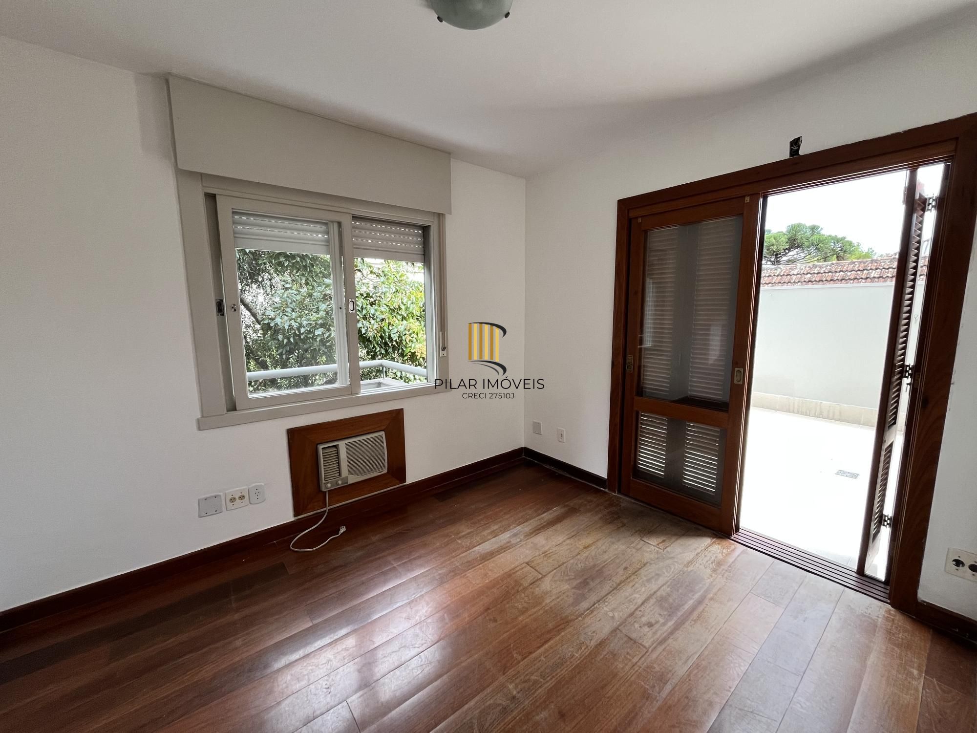 Apartamento de 1 quarto com sacada e 1 vaga de garagem no bairro Farroupilha