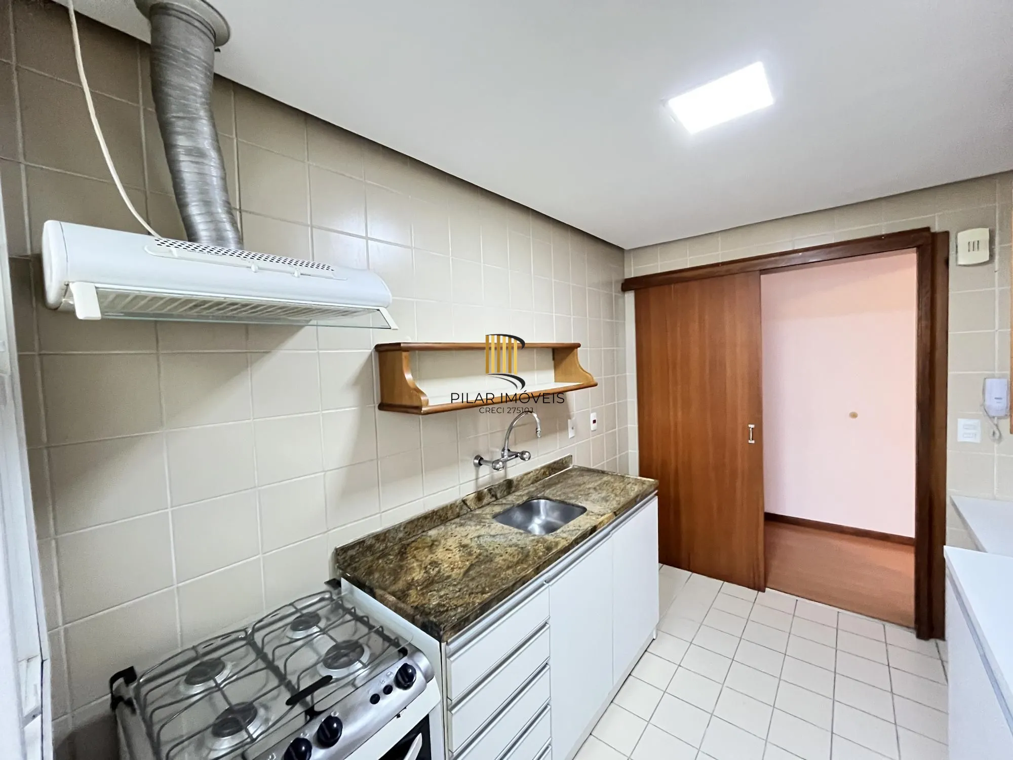 Apartamento de 3 quartos e 1 vaga de garagem no bairro Chácara da Pedras em POA