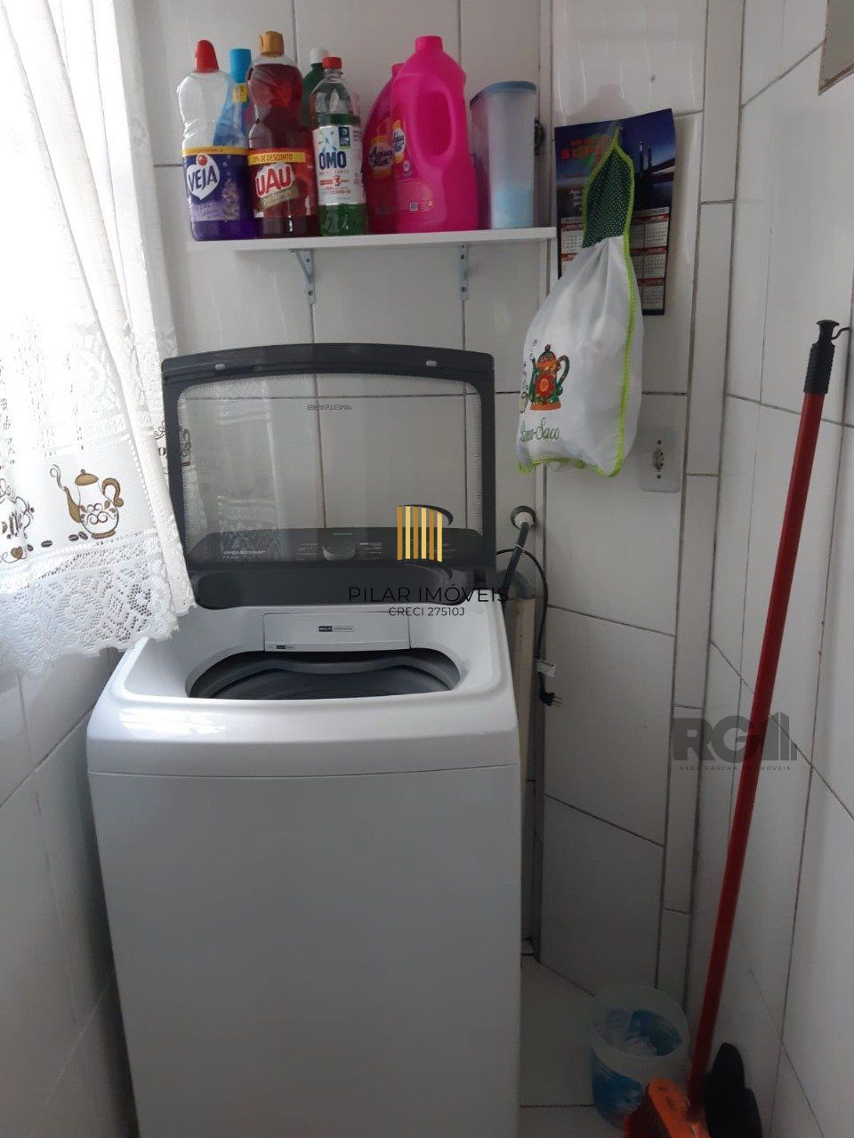   Apartamento térreo de dois dormitórios no bairro Santa Rosa de Lima em Porto Alegre.