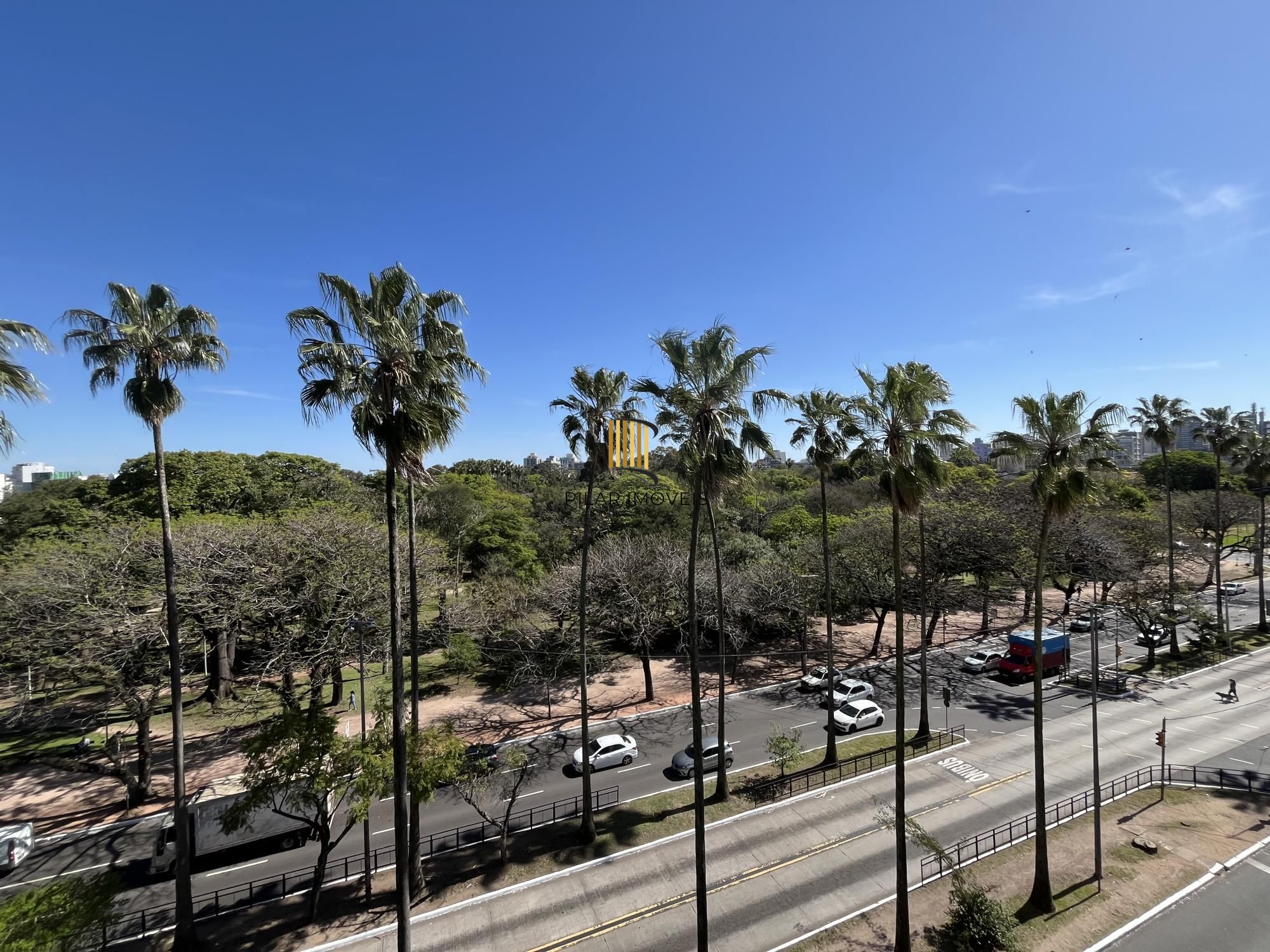 Apartamento 3 dormitórios em frente à Redenção