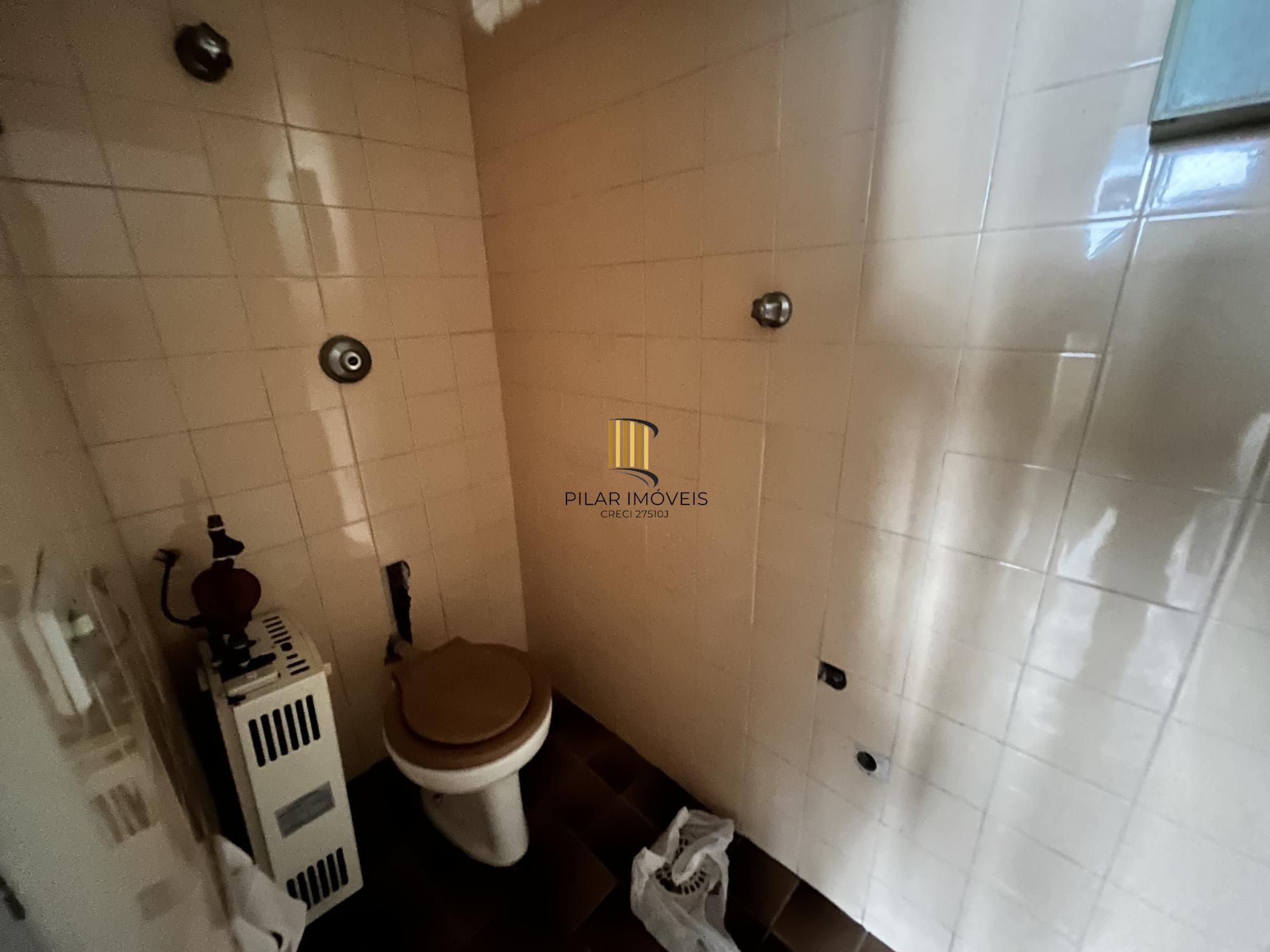 Apartamento de 3 quartos, churrasqueira e 1 vaga de garagem bairro Petrópolis