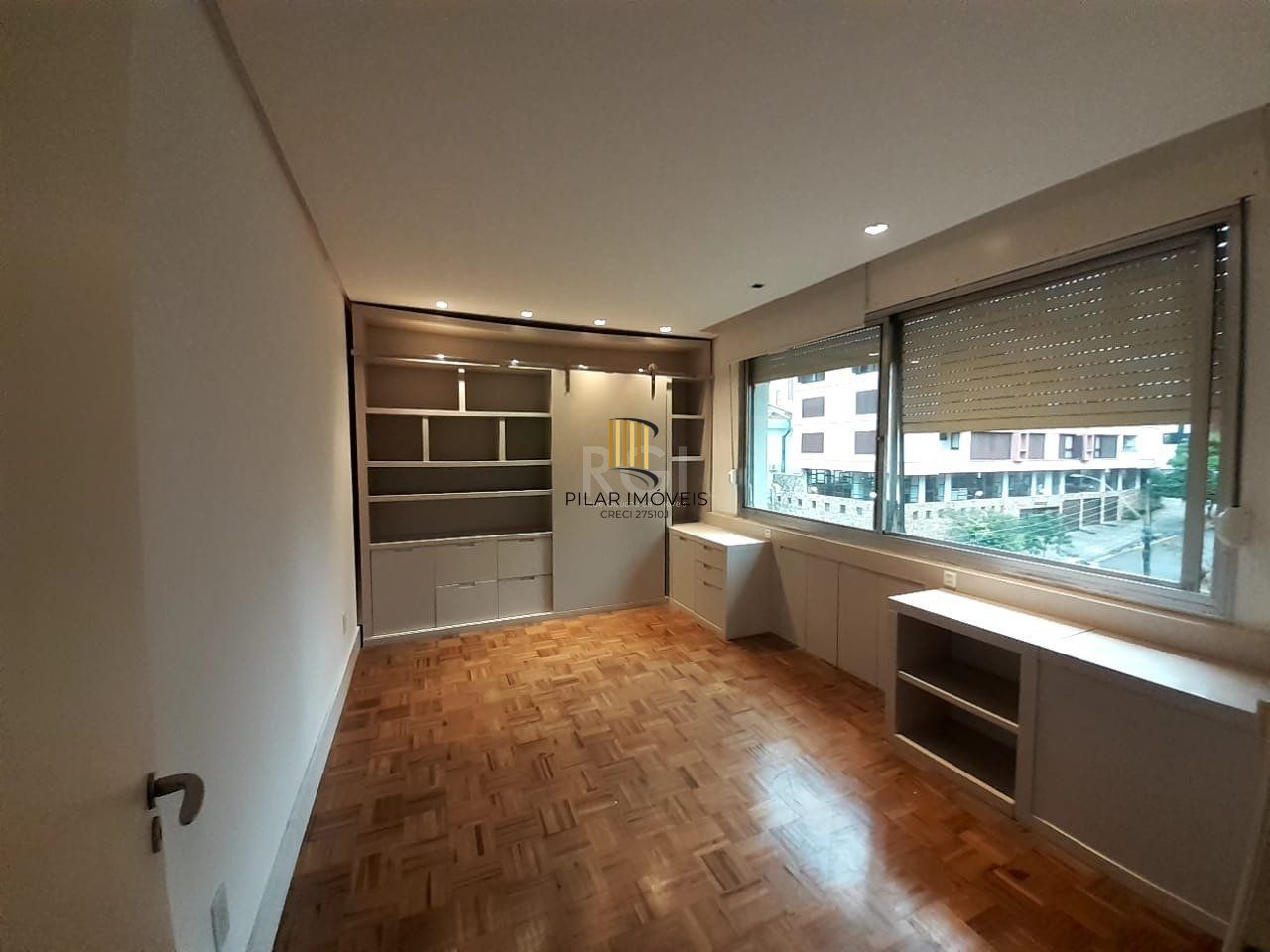 Apartamento para Venda - 230m², 4 dormitórios, sendo 1 suites, 2 vagas - Petrópolis