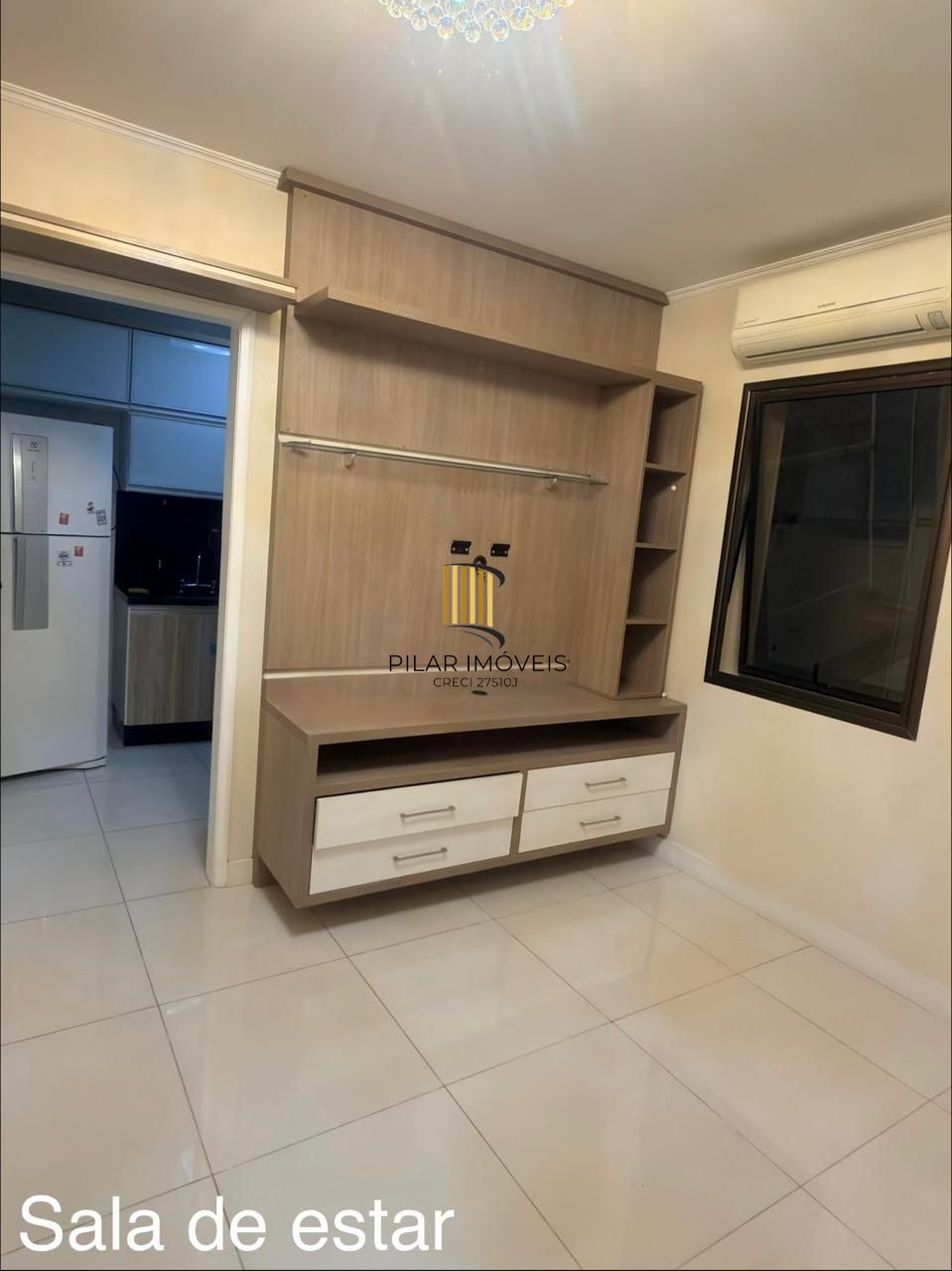 Apartamento de 2 quartos, suíte e 1 vaga de garagem no bairro Menino Deus em POA