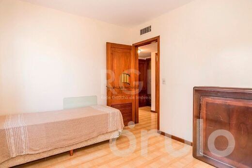 Cobertura para Venda - 244m², 3 dormitórios, sendo 1 suites, 2 vagas - Petrópolis