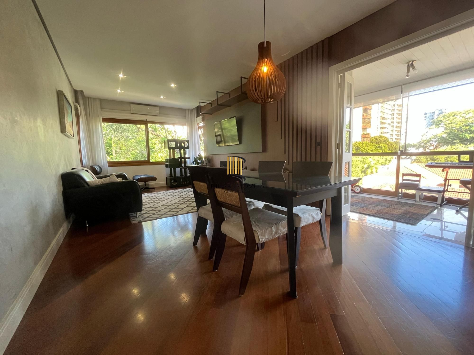 Cobertura no Moinhos de Vento  290m², 3 dormitórios, 3 vagas e piscina