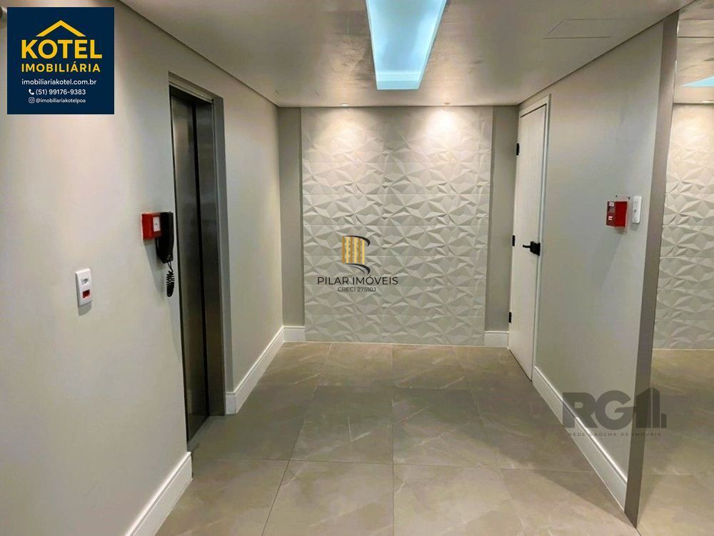 Apartamento de 2 quartos e 1 vaga de garagem no bairro Floresta em POA