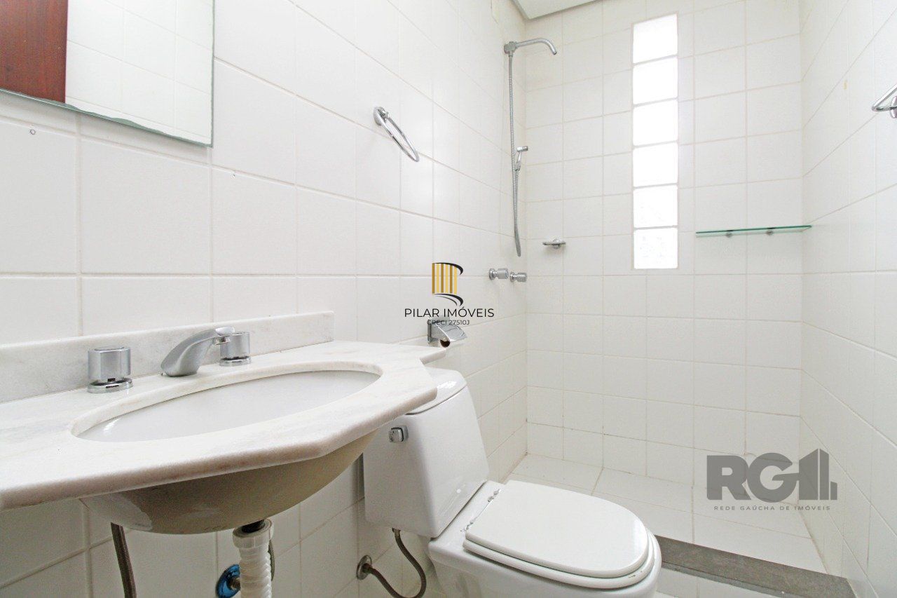 Apartamento de 2 dormitórios e 1 vaga de garagem no bairro Santana em Porto Alegre