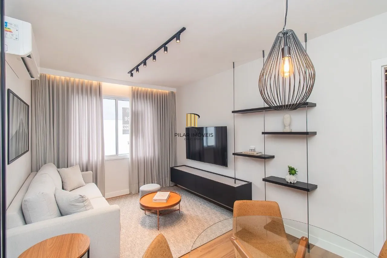 Apartamento à venda semimobiliado, decorado por arquiteta e pronto para morar.