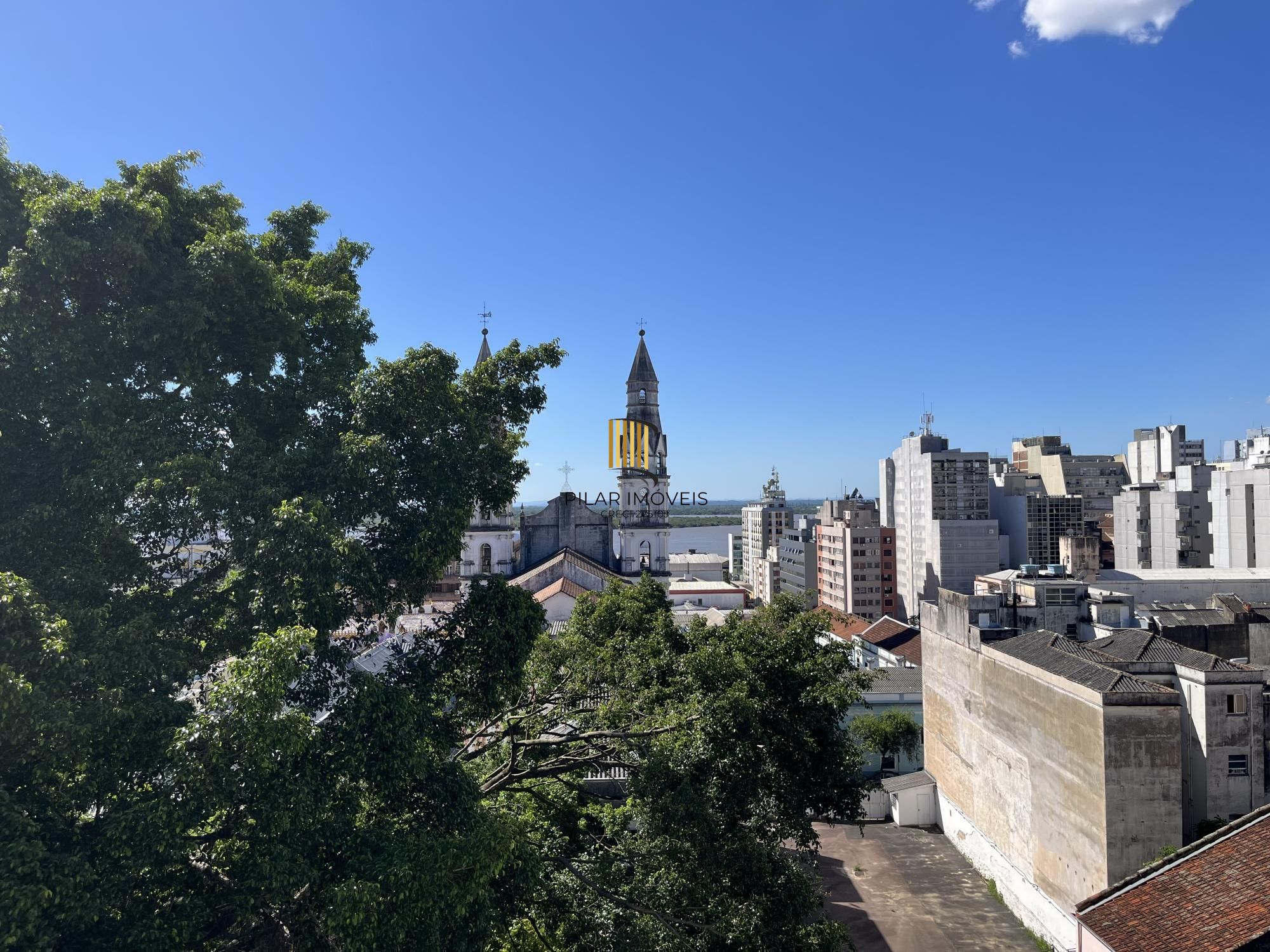 Vista para o Guaiba - Um quarto, cozinha e banheiro na Duque de Caxias - Centro