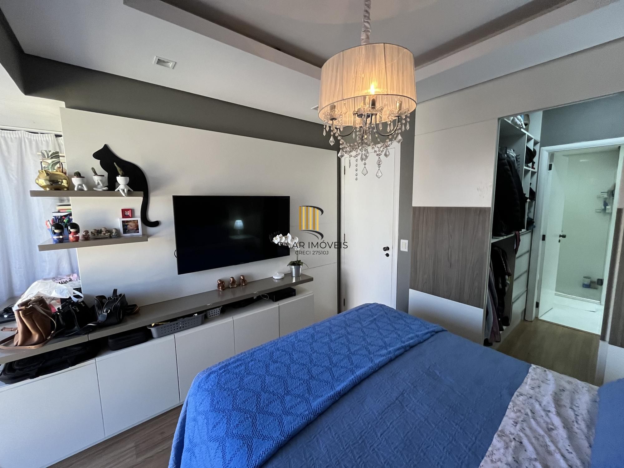 Apartamento de 3 quartos, suíte e 1 vaga de garagem no Bairro Menino Deus em POA