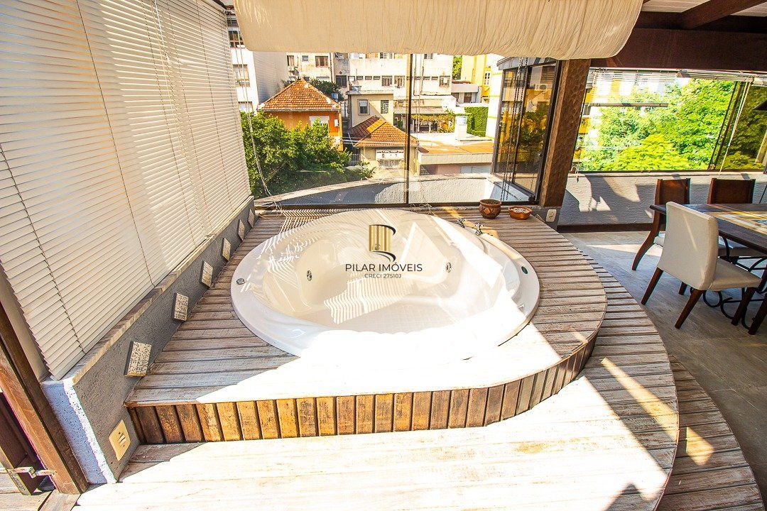 Cobertura para Venda - 116.36m², 2 dormitórios, sendo 1 suites, 1 vaga - Petrópolis