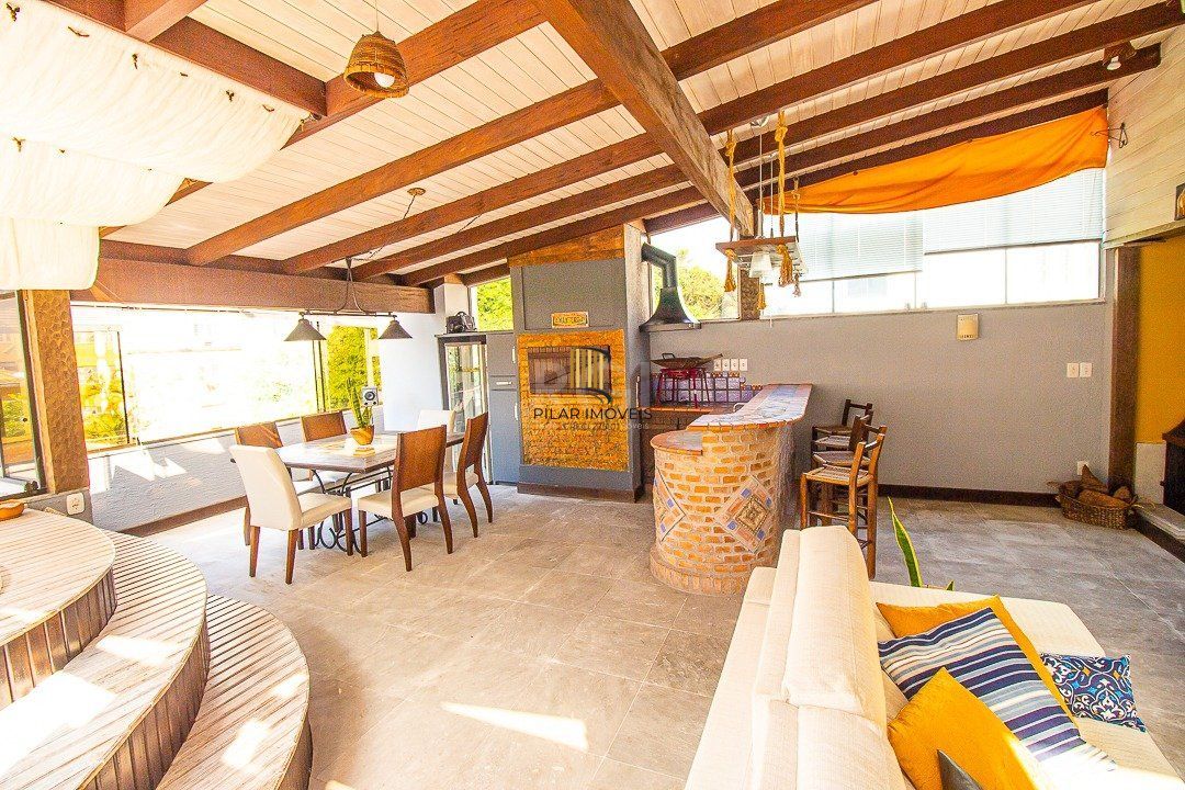 Cobertura para Venda - 116.36m², 2 dormitórios, sendo 1 suites, 1 vaga - Petrópolis