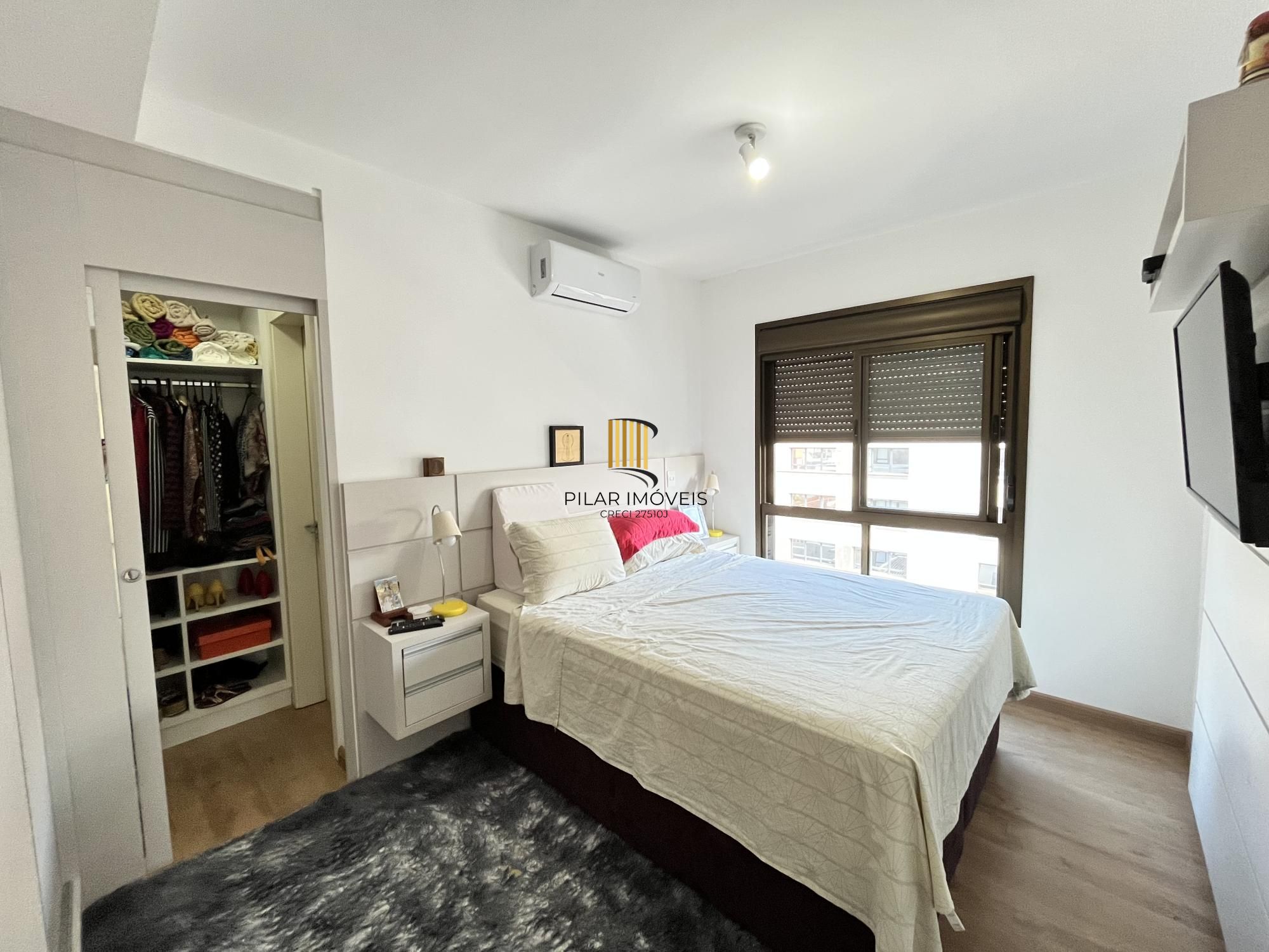 Apartamento de 3 quartos, suíte e 2 vagas de garagem no bairro Menino Deus POA