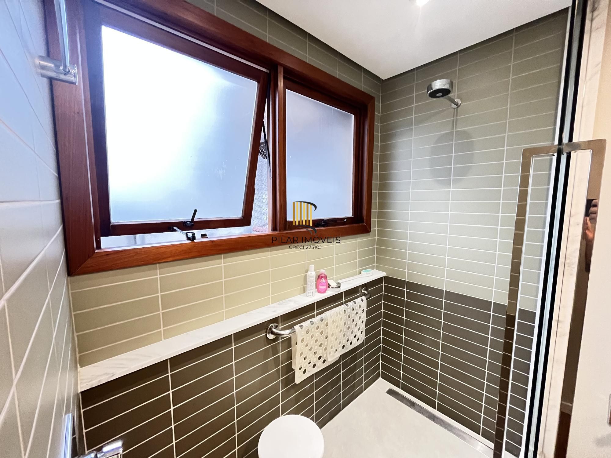 Apartamento de 3 quartos, 2 suítes, 1 americana e 2 vagas no bairro Farroupilha